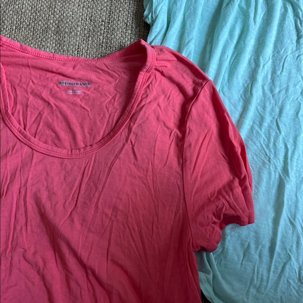 Set of Women’s soft knit Scoop Neck Tees in Coral Pink aqua eyelet lace trim szS - Picture 3 of 5